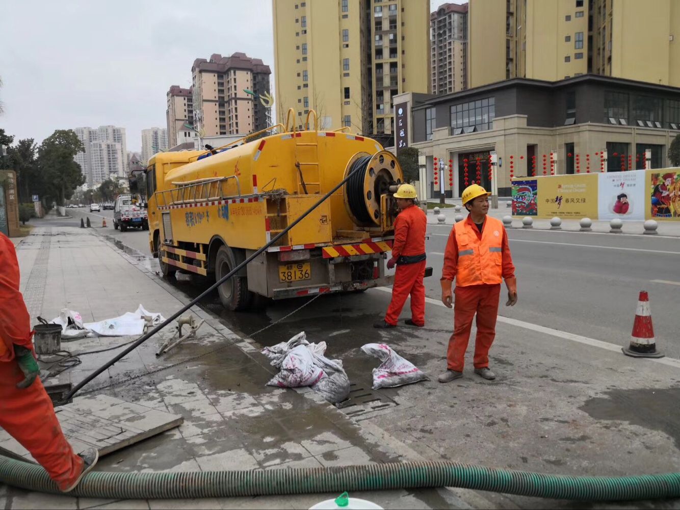 雁塔排污管道清淤-管道清洗