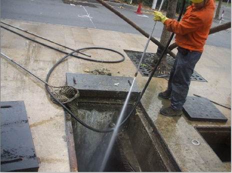 雁塔池底污泥如何清理