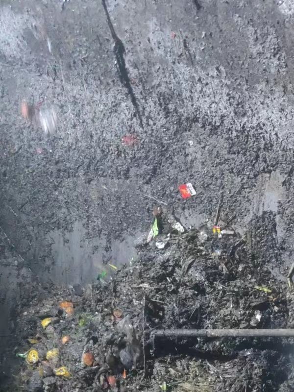 雁塔污水池清理